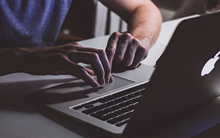 体坛午爆｜卡里克执教曼联斩获三连胜，山东男篮今晚客战天津男篮